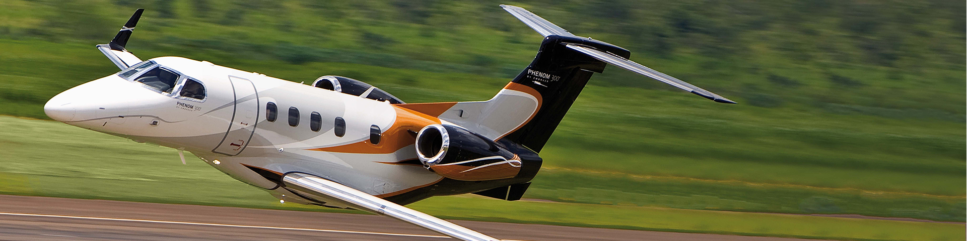 Embraer Phenom 30011 - Phenom 300 Private Jet