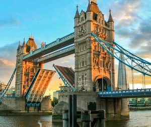 London 460x385 300x251 - 7 of the Most Popular Private Jet Destinations
